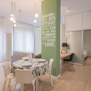 Youhosty - Via Savona 70 , Milano Italia
